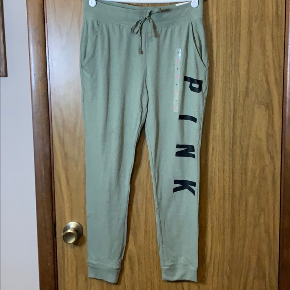 Green lounge joggers. NWT